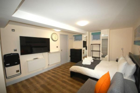 Newly Refurbished Studio Apartment - Flat 8